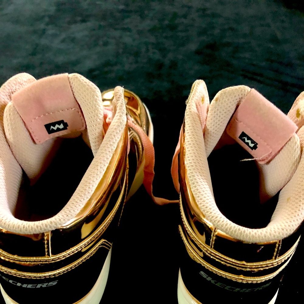Shoes - Picture 3 of 8